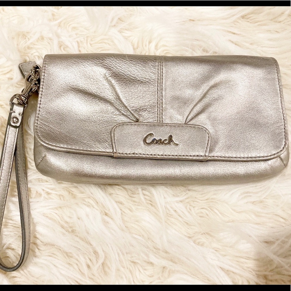 Vintage Coach Metallic Silver Leather Wristlet Clutch